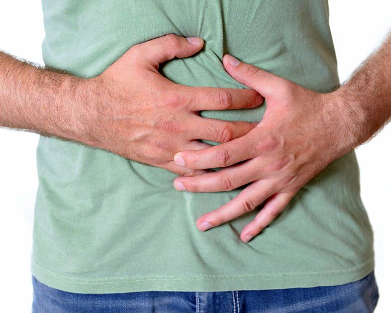 Los gusanos pueden vivir en los intestinos y causar dolor en el área abdominal.